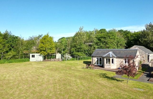 **Nuevo listado** La casa de campo Poeta de Ploughman se encuentra en un entorno semi rural.