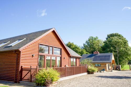 Plum Tree Lodge