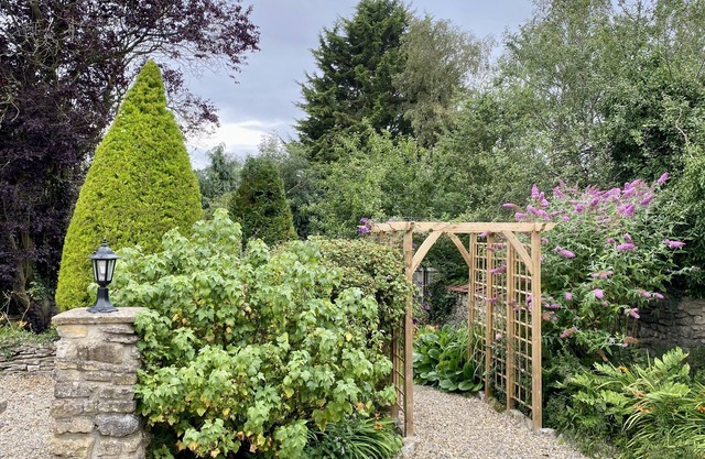 Plumpton Court