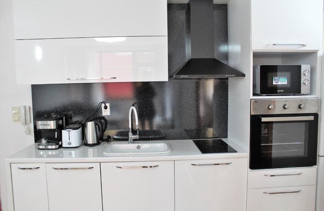 PM Services Sequoia Apartment