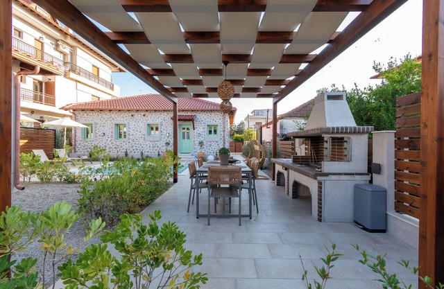 PNOE VILLA HALKIDIKI