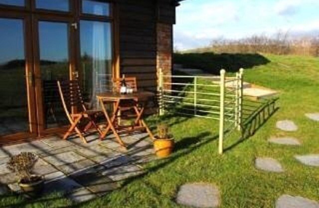 Poachers Hut - Captivating 1-bed Cottage Shorwell