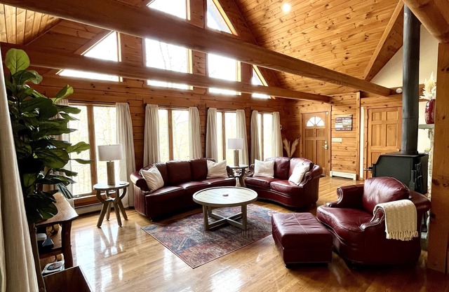 Pocono Chalet Cabin Sauna Game Room Fire Pit Pools