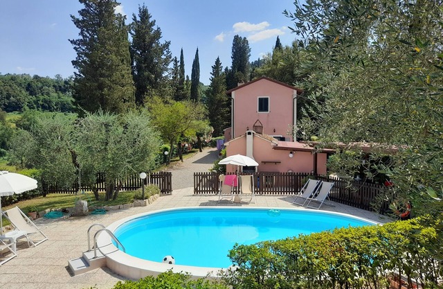 PODERE IL LECCIONE - VILLA ACOGEDORA EN EL CORAZÓN DE LAS COLINAS TOSCANAS