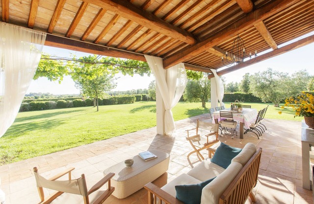 Podere La Sassicaia, splendid Villa with pool, 20 minutes from Argentario.