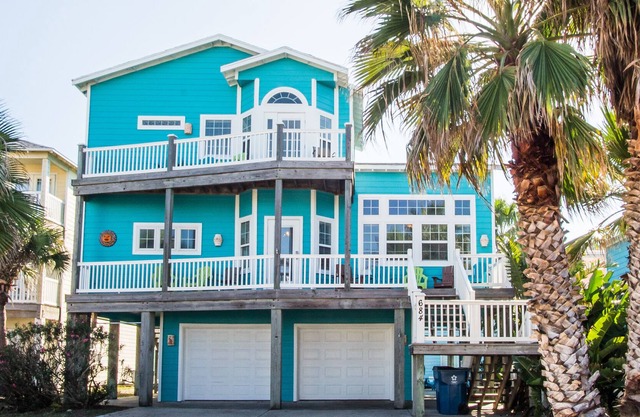 Point Break | Pet Friendly, Outdoor Shower!