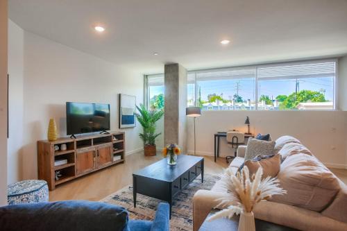 Point Loma Executive Loft 112