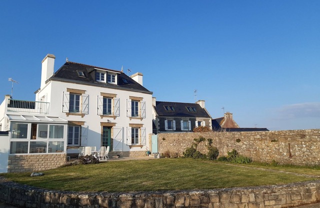 Finisterre Primelin Bourg Ideal vacaciones familiares 4 dormitorios vista al mar completo su