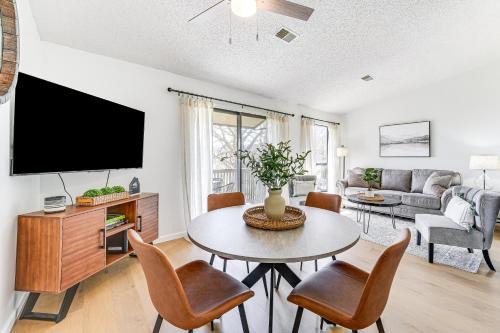 Pointe Royale Condo Pickleball, Pools and Golf!