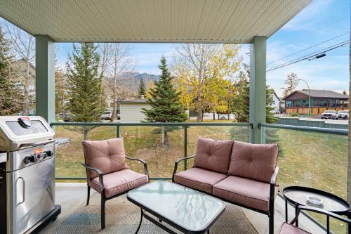 Polar Peaks Hot Tub Pool Gas Fireplace