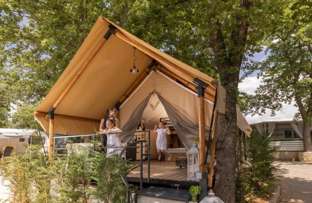 Polidor Glamping Resort