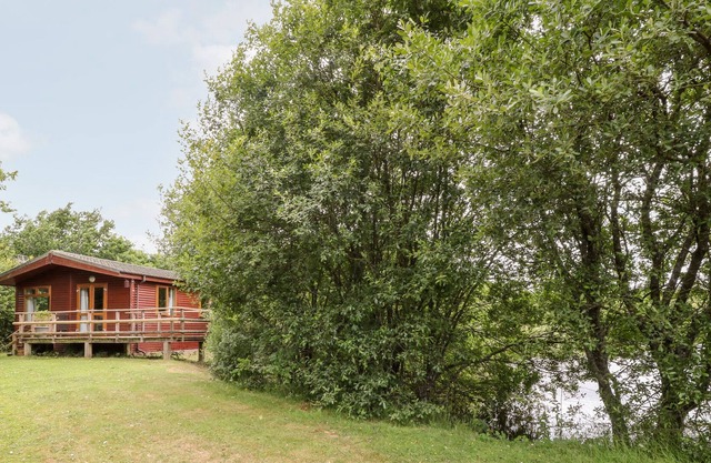 POMONA LODGE 3, pet friendly, character holiday cottage in Winkleigh