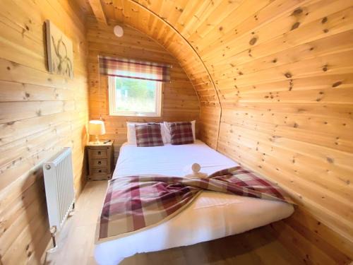Pond View Pod 1 with Outdoor Hot Tub - Fife - Loch Leven - Lomond Hills