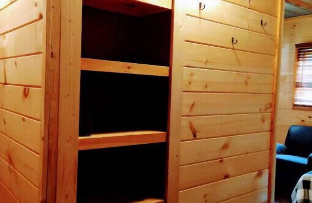 Pondside Cabin