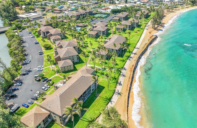 Pono Kai Resort J201, 2nd Floor, Walk to Beach
