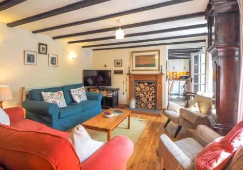 Pontfair - Charming Cottage 10 mins walk from beach