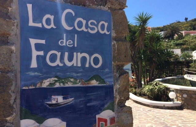 PONZA-CASA DEL FAUNO- el APARTAMENTO DE DOS HABITACIONES con plaza de aparcamiento privado