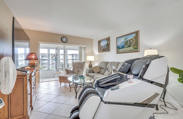 9 Mi to Pompano Beach: Condo w/ Resort Perks!