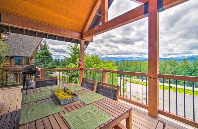 Pool Access Cle Elum Mtn-View Cabin with Game Room