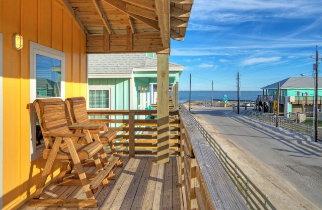 Pool, Boat Dock, Balcony w/ Bay Views | Cooper's Hawk by AvantStay