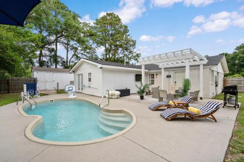 Pool,FirePit,Gym,Game Rm,4BR3BA,Near Parris Island