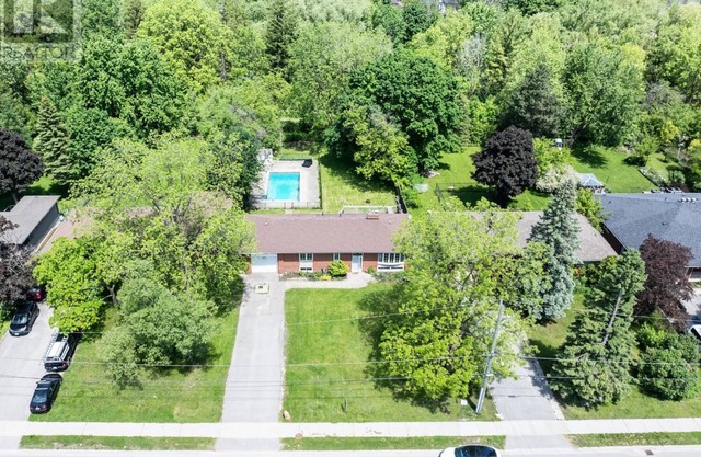 POOL & Garden Oasis in Richmond Hill