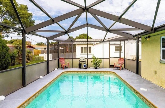 Pool & Grill, Outdoor Living @ Marlin's Palm Oasis