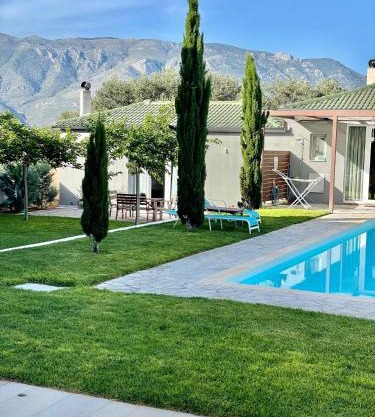 Pool Guesthouse