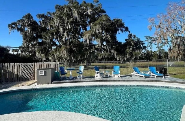 Pool Home & Backyard Oasis, Sleeps 8, 2 car garage