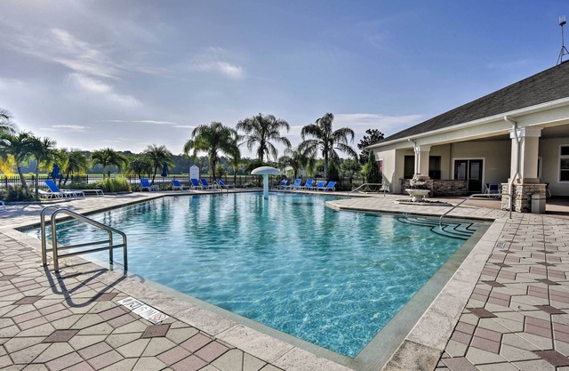 Pool, Hot Tub & Theatre Access: Kissimmee Gem