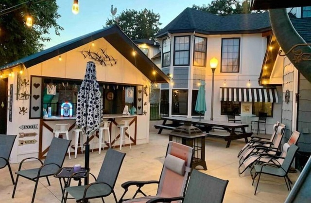 POOL & HOT TUB 5bed/3.5bath @ Czarnik Land