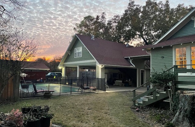 Pool house/Historic district. Private entrance/in Path total solar eclipse