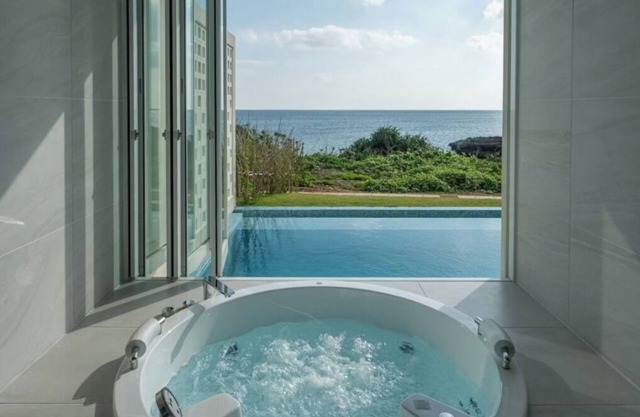 Pool Jacuzzi Ocean view Escape the hustle and b - Villa B / Miyakojima Okinawa