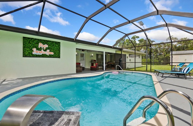 Relax & Luxury Pool, Lake View & Paradise Home