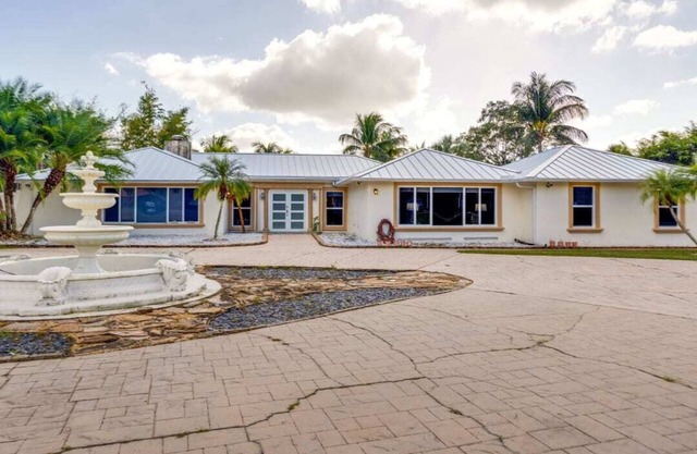 Pool Paradise Duplex 2 bedroom home