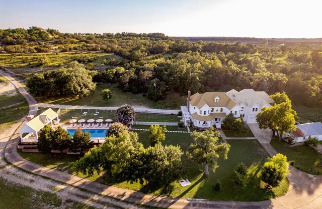 Pool, Pickleball, Indoor/Outdoor Games, Sleeps 30+