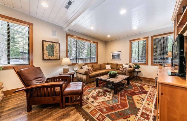Close to Palisades|Walk to Pier|Beach|Tahoe City