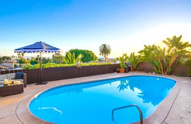 POOL * Remodeled Single Level House * Ocean & City Views