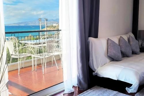 Pool & Seaview apartment beachside