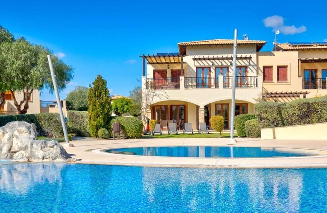 Pool side ground floor apartment BF02 - Theseus Village, Aphrodite Hills Resort