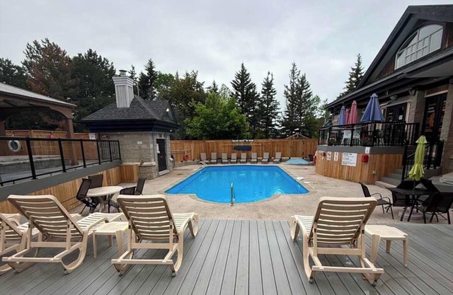 Ski Side Retreat - Ski in / Ski out