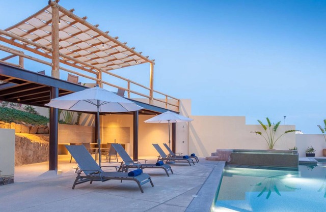 spacious pool side condo with walk out deck to pool, pets welcome