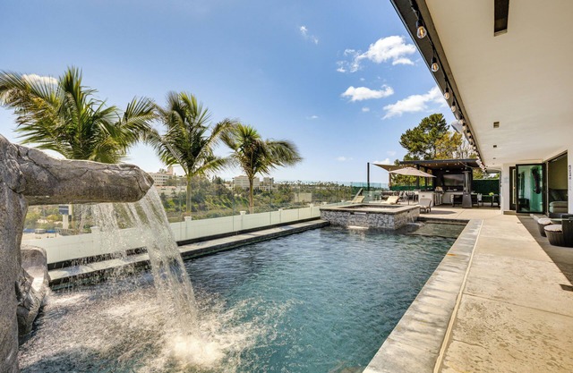 Pool, Spa & City Views: Luxe Home in San Diego!