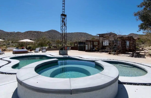 Pool - Spa - Views - 5Min > Park - Quiet Compound