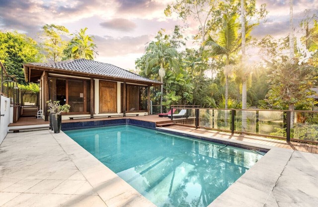 Pool, Tennis & Cinema! 7Beds Bali-Inspired Retreat