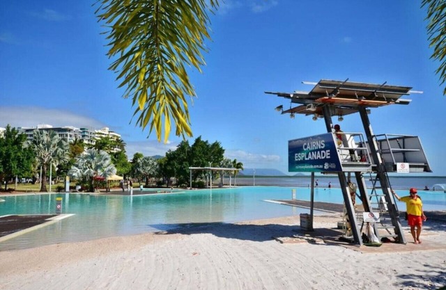 Pool view two-bedroom apartment 10 min from city