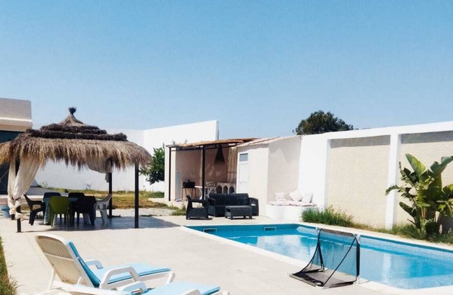 Pool villa not overlooked