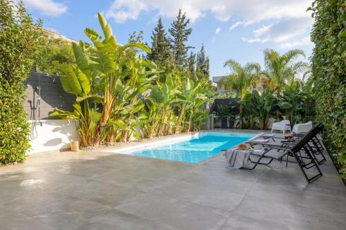 Pool Voula Apartment close to Kavouri Beach by Cielo Homes