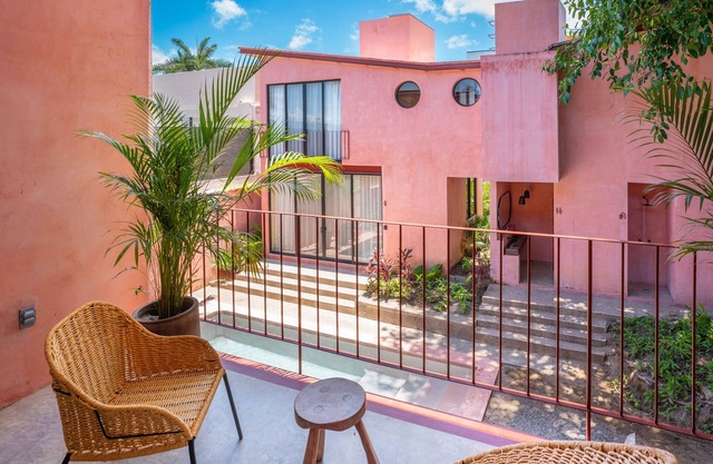 Pool | Walk to Beach | Modern Design | Kitchen | Garden Oasis | Tranquil Setting