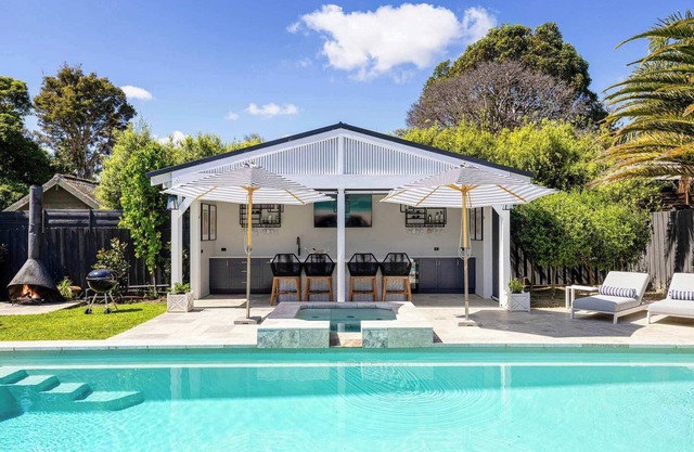 Poolside Dreams | Spa, Cinema Room, Fire Pit